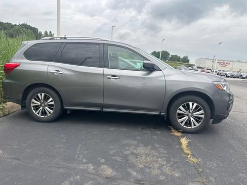 Used 2018 Nissan Pathfinder S AWD/4WD image 5