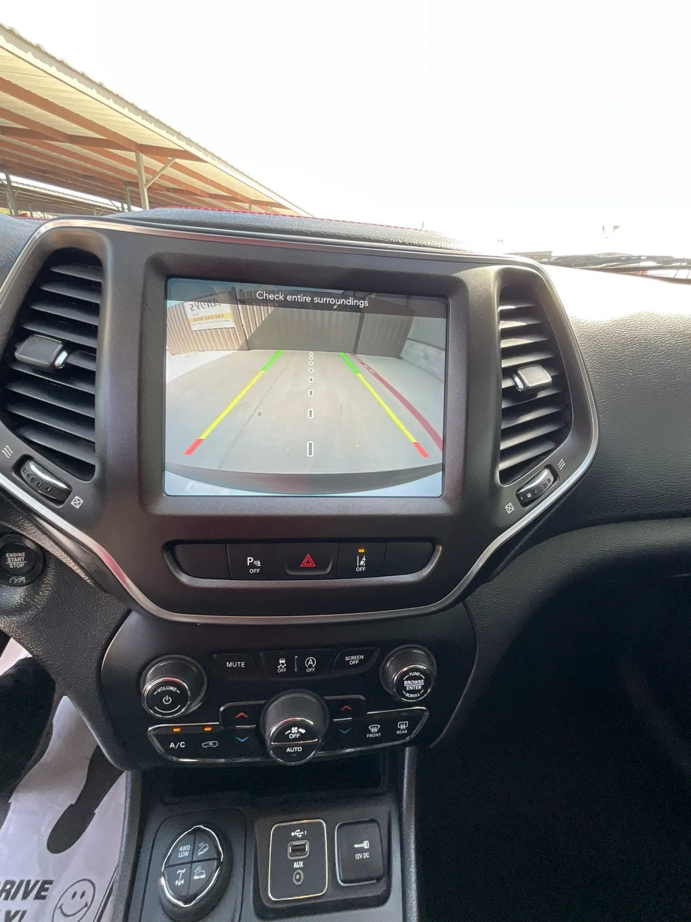 Used 2021 Jeep Cherokee Trailhawk w/ Trailer Tow Group AWD/4WD image 37
