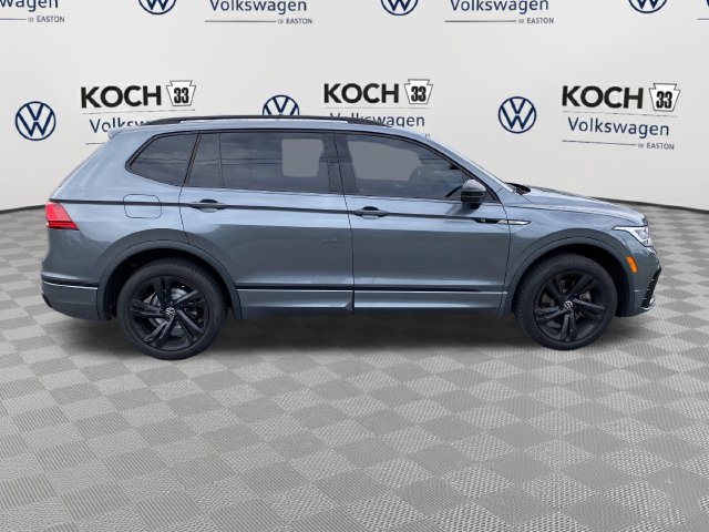 Used 2024 Volkswagen Tiguan SE R-Line AWD/4WD image 18