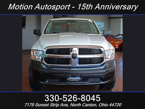 Used 2019 RAM 1500 Tradesman w/ Chrome Appearance Group AWD/4WD image 4