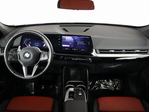 Certified 2025 BMW X1 xDrive28i w/ Convenience Package AWD/4WD image 8