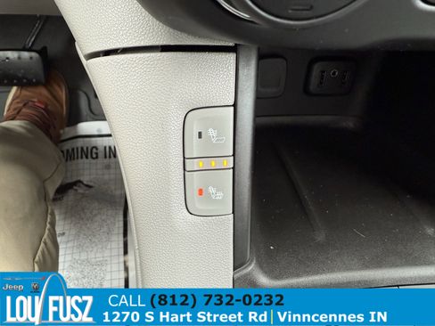 Used 2018 GMC Acadia SLT image 28