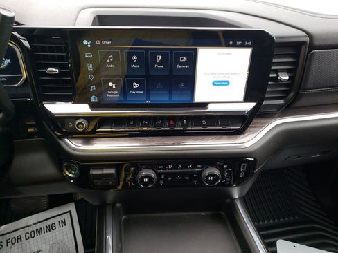 Used 2025 Chevrolet Silverado 2500 LTZ w/ LTZ Plus Package image 18