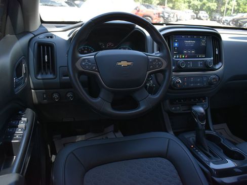 Used 2022 Chevrolet Colorado Z71 AWD/4WD image 15