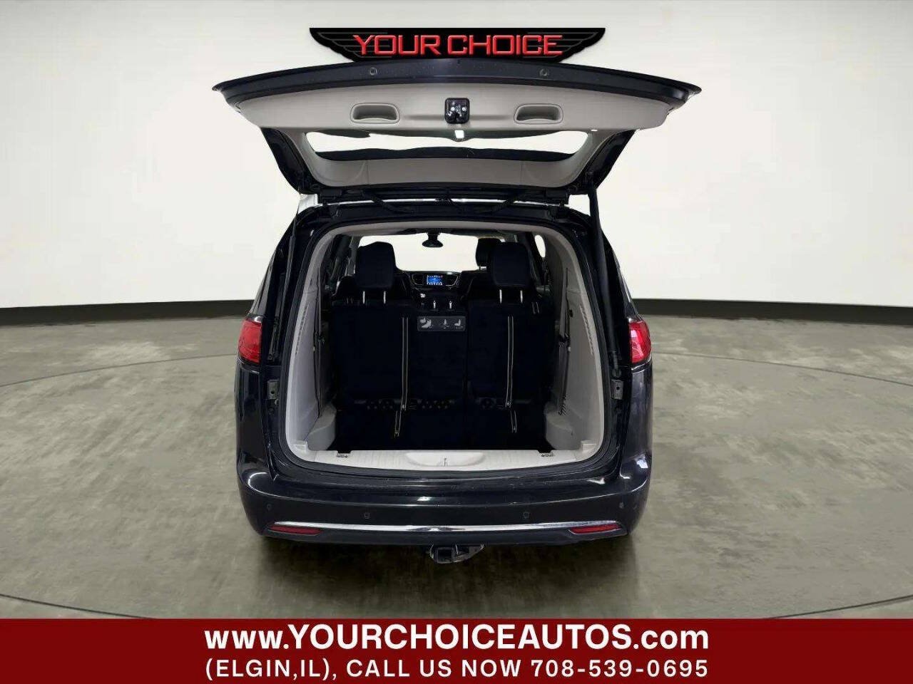 Used 2020 Chrysler Pacifica Touring-L FWD image 15