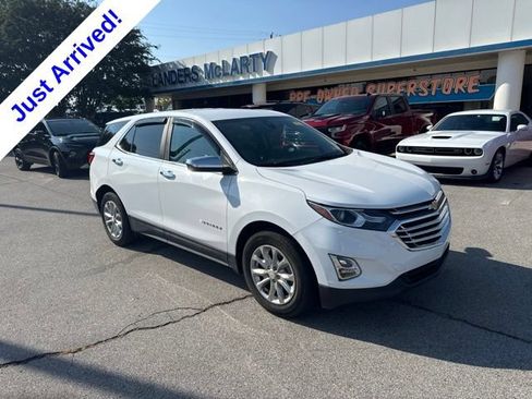 Used 2021 Chevrolet Equinox LT FWD image 1