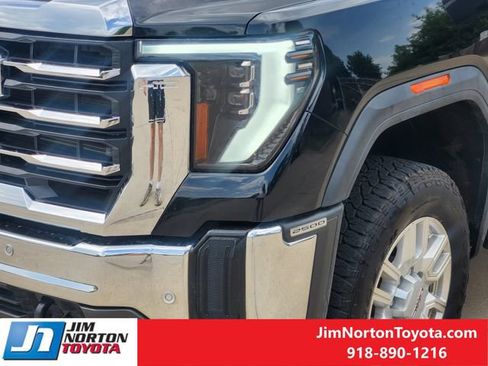 Used 2024 GMC Sierra 2500 SLT w/ SLT Premium Package AWD/4WD image 11