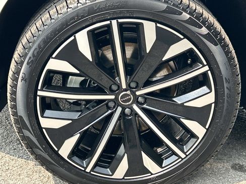 New 2026 Volvo XC90 B6 Ultra image 9