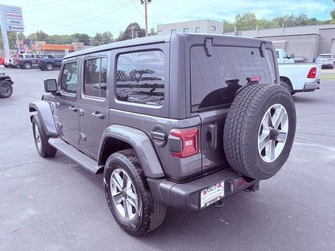 Used 2022 Jeep Wrangler Unlimited Sahara w/ LED Lighting Group image 18