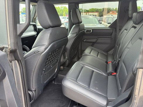 Used 2025 Ford Bronco Badlands AWD/4WD image 10