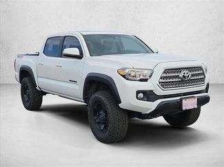 Used 2017 Toyota Tacoma TRD Off-Road AWD/4WD video 3