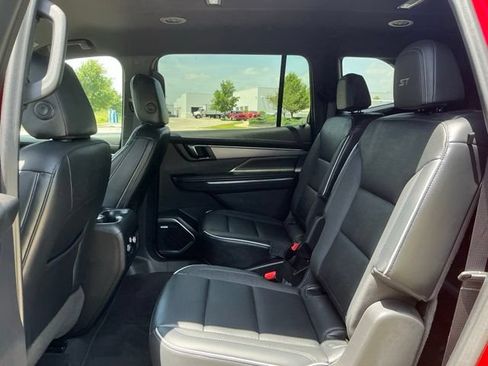 Used 2025 Buick Enclave Sport Touring w/ Super Cruise Package FWD image 34