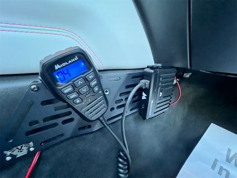 Used 2023 GMC Canyon AT4X image 33