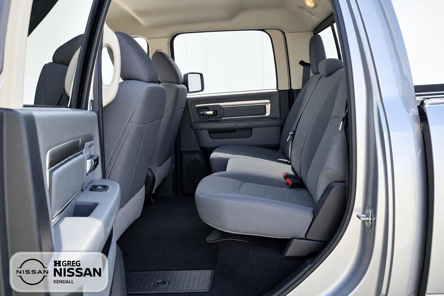 Used 2020 RAM 1500 Classic SLT AWD/4WD image 9