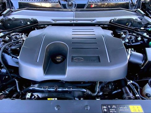 Used 2024 Land Rover Defender 110 S image 29