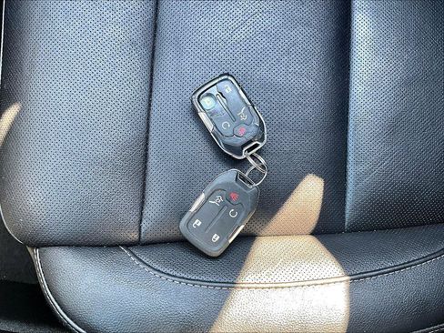 Used 2019 GMC Acadia SLT w/ Black Edition AWD/4WD image 36