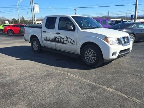 Used 2017 Nissan Frontier SV image 18