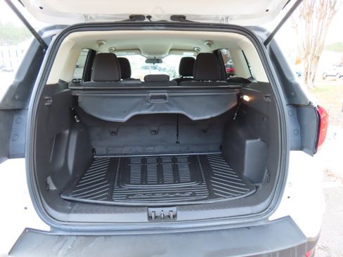 Used 2019 Ford Escape SE image 19