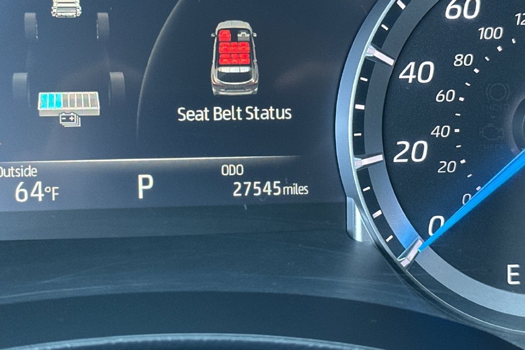 Used 2023 Toyota Highlander LE AWD/4WD image 31