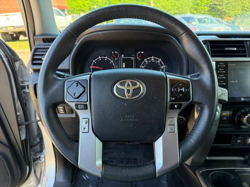 Used 2021 Toyota 4Runner SR5 Premium w/ Moonroof Package RWD image 15