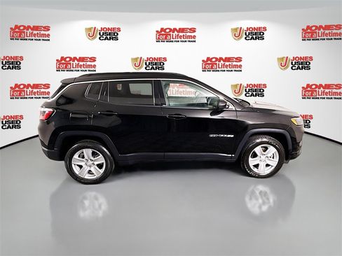 Used 2022 Jeep Compass Latitude image 17