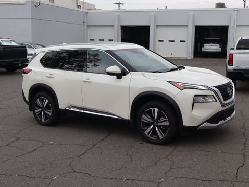 Used 2023 Nissan Rogue Platinum w/ Platinum Premium Package AWD/4WD image 14