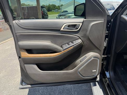Used 2018 GMC Yukon Denali w/ Denali Ultimate Package AWD/4WD image 12