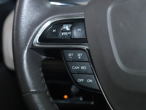 Certified 2023 Lincoln Nautilus AWD w/ Premium Package image 22