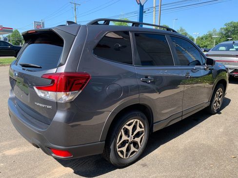Used 2023 Subaru Forester Premium AWD/4WD image 7