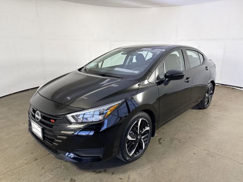 Certified 2025 Nissan Versa SR w/ Trunk Package image 22