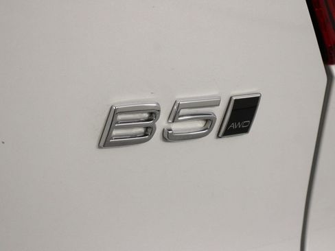 Certified 2026 Volvo XC40 B5 Plus AWD/4WD image 20