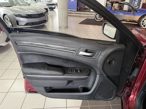 Used 2019 Chrysler 300 Touring L w/ Quick Order Package 22F RWD image 20