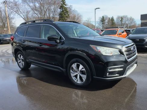 Used 2019 Subaru Ascent Premium image 2