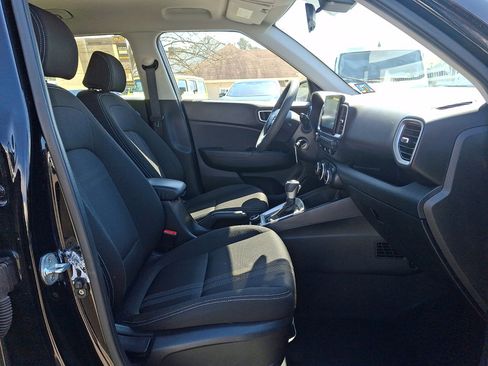 Used 2020 Hyundai Venue SEL FWD image 13