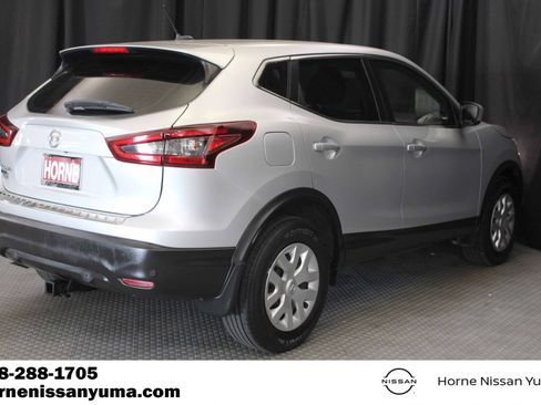 Used 2020 Nissan Rogue Sport S FWD image 13