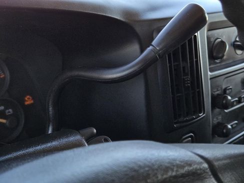 Used 2006 Chevrolet Express 3500 image 27