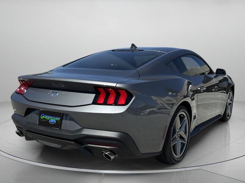 Used 2024 Ford Mustang Coupe RWD image 3