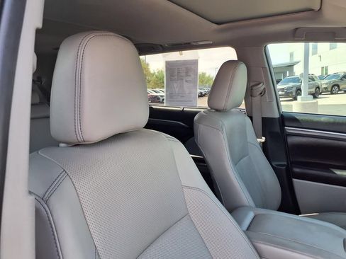 Used 2019 Toyota Highlander Limited AWD/4WD image 20