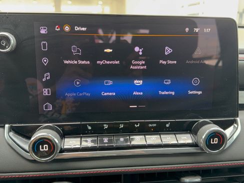 Used 2025 Chevrolet Colorado Z71 AWD/4WD image 17