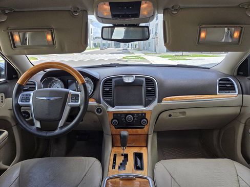 Used 2012 Chrysler 300 C image 22