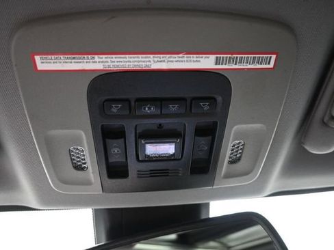 Used 2019 Toyota Camry XLE FWD image 4