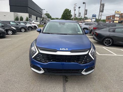 Used 2023 Kia Sportage EX FWD image 2