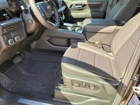 New 2026 Chevrolet Suburban Premier RWD image 16