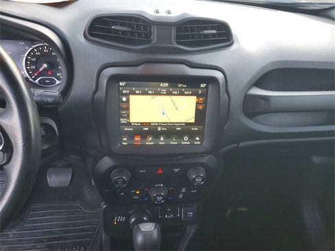 Used 2020 Jeep Renegade Altitude w/ UConnect 8.4 Nav Group image 21