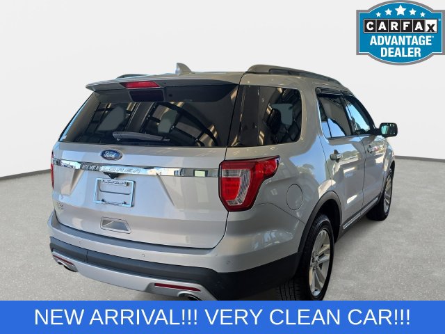 Used 2017 Ford Explorer XLT w/ Equipment Group 202A FWD image 6