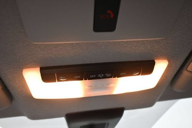 Used 2024 Nissan Kicks SR w/ SR Premium Package FWD image 36