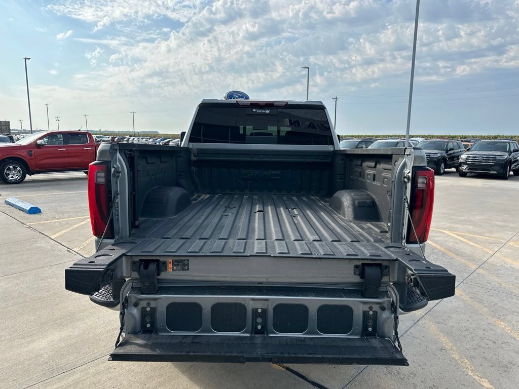 Used 2025 GMC Sierra 3500 SLT w/ SLT Premium Package AWD/4WD image 7