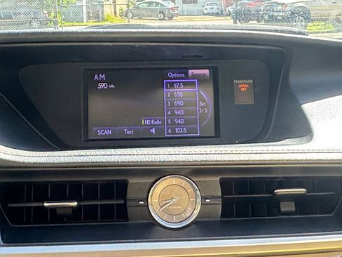 Used 2013 Lexus ES 350 FWD image 17