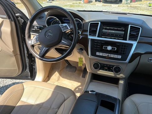 Used 2014 Mercedes-Benz GL 450 4MATIC image 26