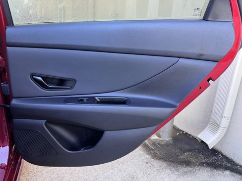 Certified 2025 Hyundai Elantra Sport image 19